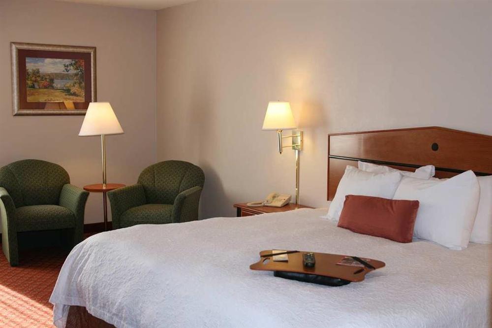 Hampton Inn Greeneville Room photo